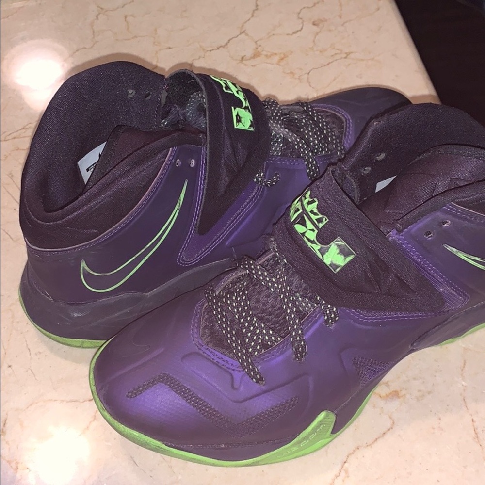 Nike Zoom Soldier VII Court Purple/Flash Lime